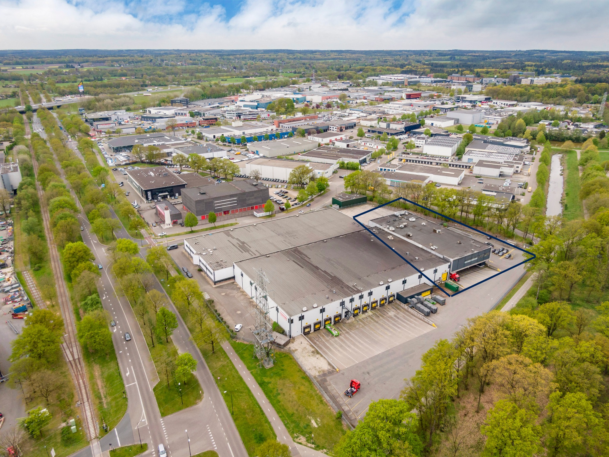 Market Food Group huurt ca. 4759m2 aan de Nagelpoelweg 2 te Apeldoorn